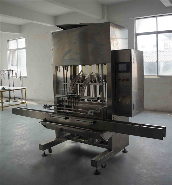 Eterinių aliejų butelių pildymo mašina